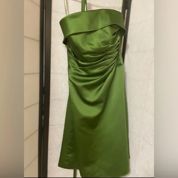 Madison Collection Prom Dress - Picture 2 of 9